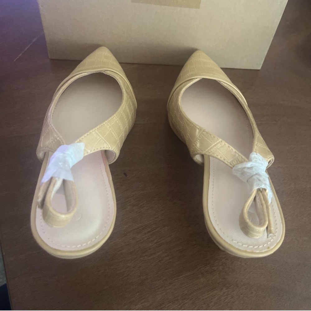 Beige Croc-Embossed Slingback Heels - Picture 3 of 5